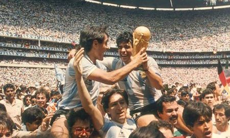 Espero que Messi pueda copiar un poco a Maradona en el 86: el mensaje de Pedro Pablo Pasculli para la Argentina en el comienzo del Mundial Espero que Messi pueda copiar un poco a Maradona en el 86: el mensaje de Pedro Pablo Pasculli para la Argentina en el comienzo del Mundial