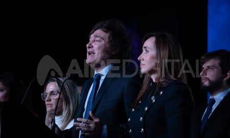 El vocero presidencial, Manuel Adorni, había confirmado el viaje al país Europeo a eso de las 12 o 12.30. El vocero presidencial, Manuel Adorni, había confirmado el viaje al país Europeo a eso de las 12 o 12.30.