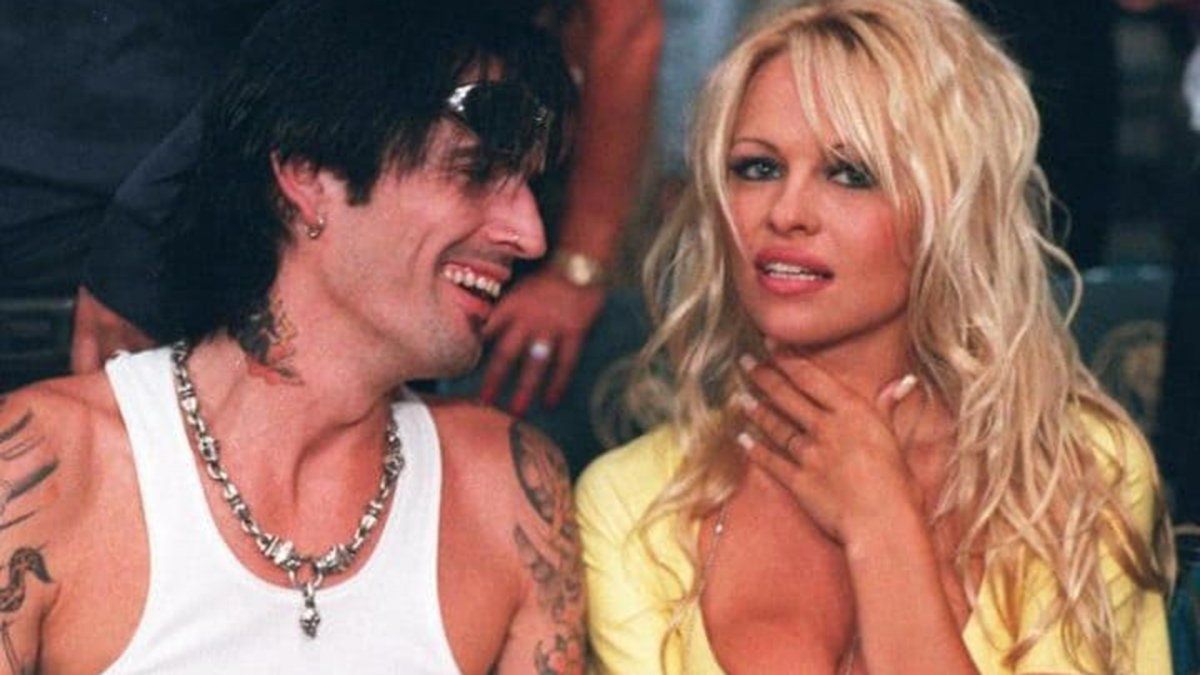 Pamela Anderson y Tommy Lee tendrán una serie sobre su relación amorosa.