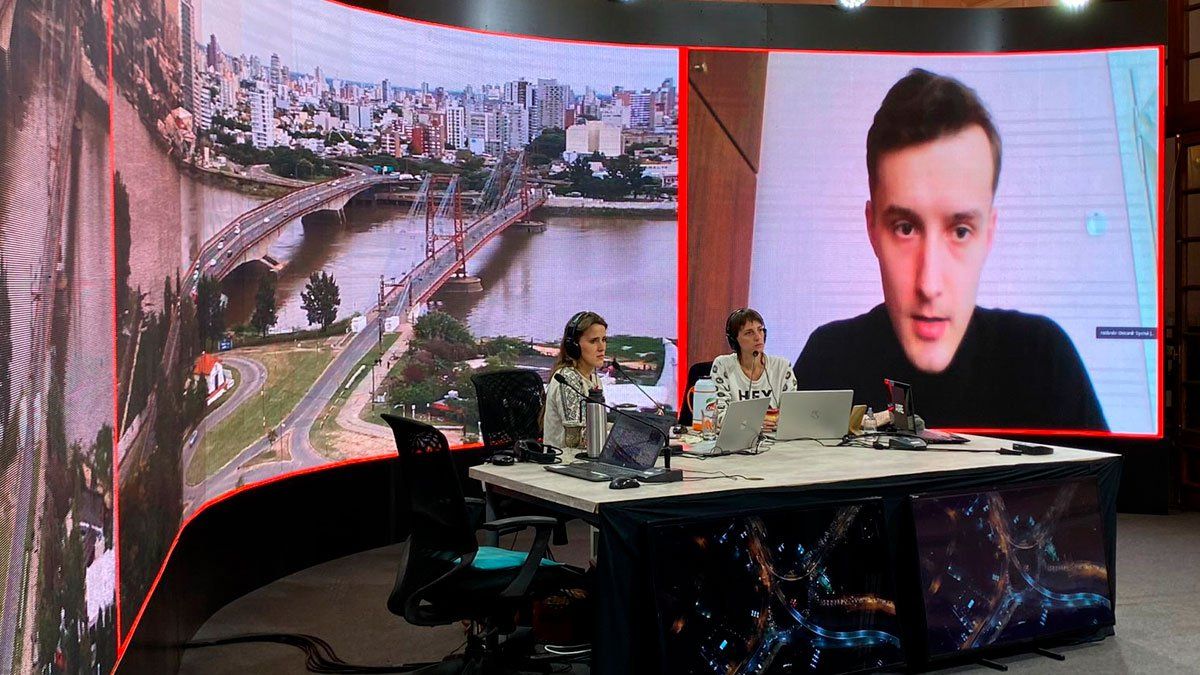 Oleksandr Slyvchuk tiene 25 años y también trabaja como voluntario en Kiev.