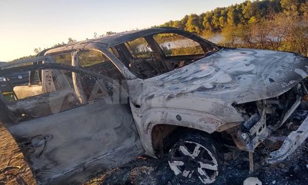 Destrucción total, así quedó el vehículo tras ser consumido por el fuego. Destrucción total, así quedó el vehículo tras ser consumido por el fuego.