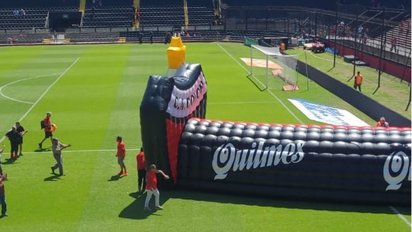 La pícara manga que estrenó Colón en el clásico ante Unión