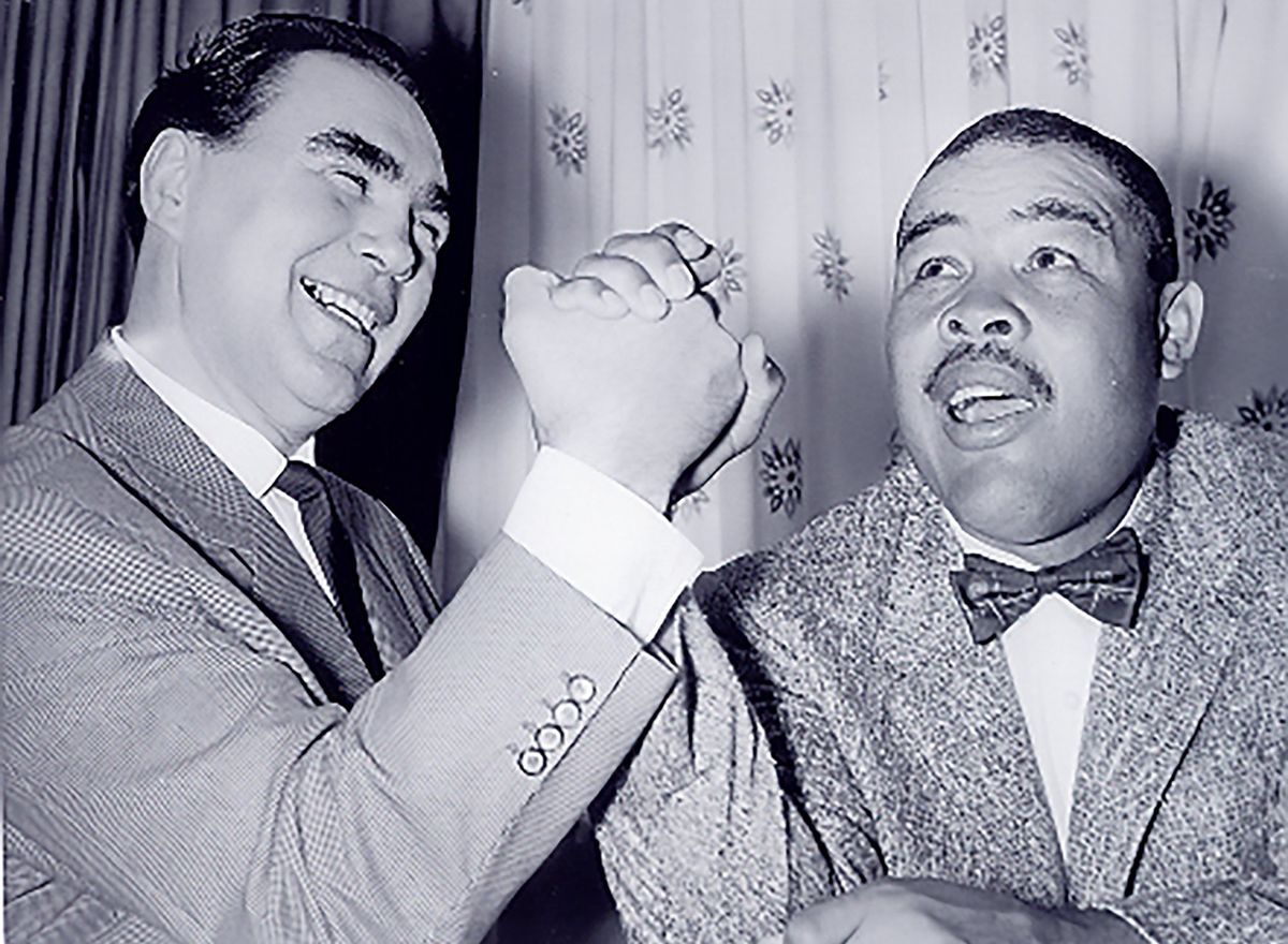 Durante los últimos 15 años de vida del moreno, Schmeling costeó muchos de los tratamientos contra adicciones, diversas internaciones, levantó innumerables cheques y, telefónica o personalmente cuando podía viajar, jamás dejó de estar en contacto con su amigo y brindarle todas las ayudas que fueran necesarias. Durante los últimos 15 años de vida del moreno, Schmeling costeó muchos de los tratamientos contra adicciones, diversas internaciones, levantó innumerables cheques y, telefónica o personalmente cuando podía viajar, jamás dejó de estar en contacto con su amigo y brindarle todas las ayudas que fueran necesarias.