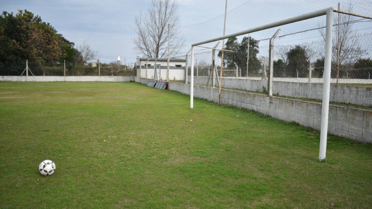 Un partido en categoría infantil de la Liga Santafesina se suspendió por supuestas agresiones al árbitro por parte de padres de los jugadores. Sin embargo