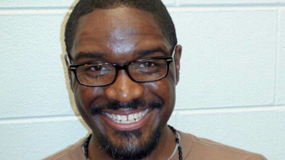 Brandon Bernard participó en un doble asesinato en 1999 cometido en Texas cuando tenía 18 años.