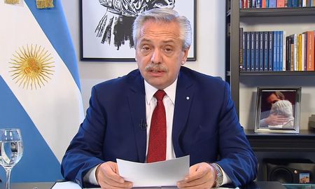 El camarista federal dijo que demandará por daños y perjuicios al Presidente por considerar que los cuestionamientos esgrimidos por el jefe de Estado a través de Twitter fueron ofensivos, falaces e inaceptables. El camarista federal dijo que demandará por daños y perjuicios al Presidente por considerar que los cuestionamientos esgrimidos por el jefe de Estado a través de Twitter fueron ofensivos, falaces e inaceptables.