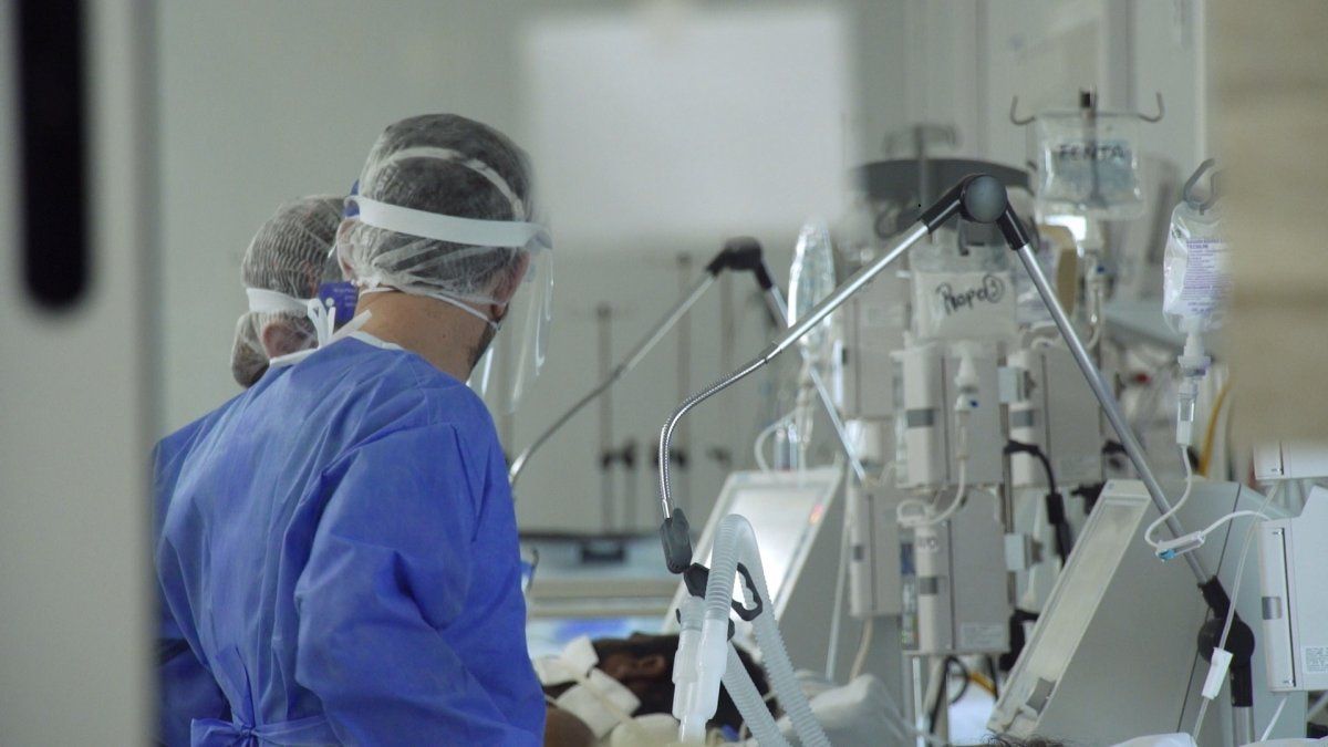 Primera línea de fuego, el documental sobre los médicos argentinos durante la pandemia