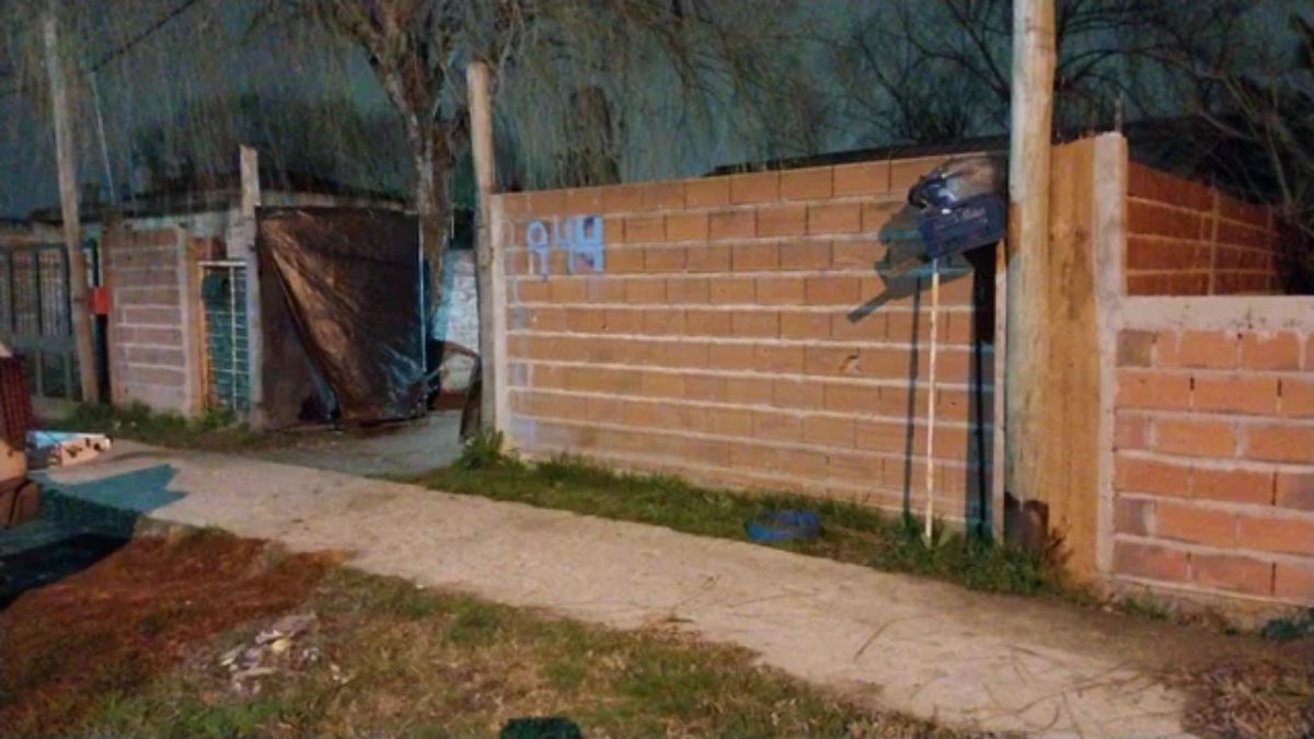 La pareja tenía tobillera electrónica por causas distintas ocurridas en 2024 y 2025.