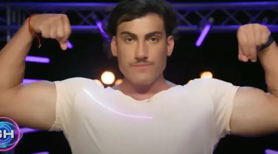 Tomás Holder sufre vigorexia, lo que hace que nunca esté conforme con su cuerpo.