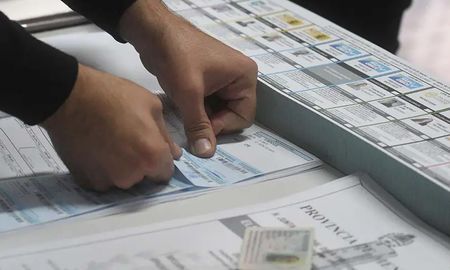 El peronismo retuvo este domingo las intendencias de las seis comunas mendocinas que puso en juego, en La Paz, Lavalle, Maipú, Santa Rosa, San Rafael y Tunuyán. El peronismo retuvo este domingo las intendencias de las seis comunas mendocinas que puso en juego, en La Paz, Lavalle, Maipú, Santa Rosa, San Rafael y Tunuyán.