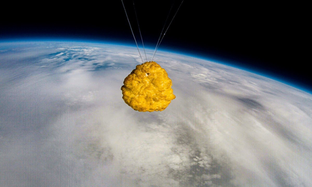 Una cadena de supermercados envió un nugget de pollo al espacio Una cadena de supermercados envió un nugget de pollo al espacio