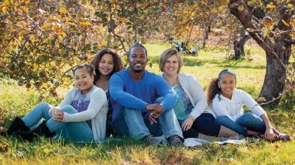 El superintendente del distrito escolar de Baraboo, Rainey Briggs y su familia. El superintendente del distrito escolar de Baraboo, Rainey Briggs y su familia. 