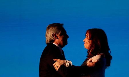 Las tensiones por el resultado adverso en las Paso proyectan un escenario muy complejo en el vínculo entre Alberto Fernández y Cristina Kirchner. Las tensiones por el resultado adverso en las Paso proyectan un escenario muy complejo en el vínculo entre Alberto Fernández y Cristina Kirchner.