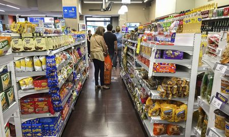 el presidente fernandez freno la compra de alimentos con sobreprecios el presidente fernandez freno la compra de alimentos con sobreprecios