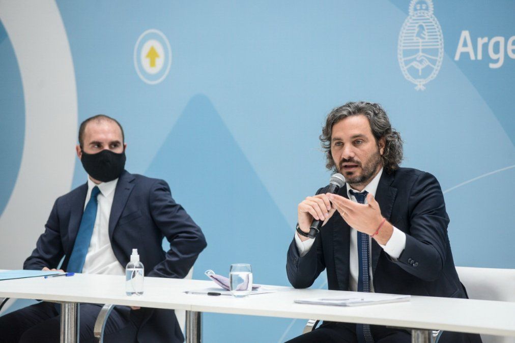 El jefe de Gabinete Santiago Cafiero y el ministro de Economía Martín Guzmán dos funcionarios claves en la estrategia del Gobierno en un año electoral.&nbsp;