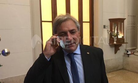 El ministro Rubén Michlig insistió en que será necesario replantear la discusión salarial, sobre la base de la nueva realidad económica. El ministro Rubén Michlig insistió en que será necesario replantear la discusión salarial, sobre la base de la nueva realidad económica.