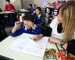 Asistencia Perfecta consiste en un incentivo mensual y otro trimestral para premiar al docente que concurre al aula. Asistencia Perfecta consiste en un incentivo mensual y otro trimestral para premiar al docente que concurre al aula.
