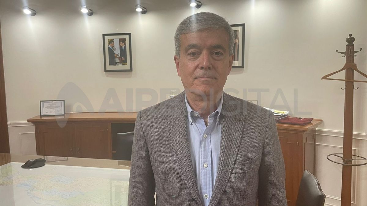 El ministro Agosto explicó que el presupuesto está basado en tres grandes premisas: política tributaria prudente, financiamiento de líneas de programas y acciones con impacto directo en la población.