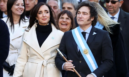 Javier Milei junto a la vicepresidenta Victoria Villarruel en el acto del 25 de Mayo. La desconfianza entre ambos fue uno de los signos del primer tramo de la gestión. Javier Milei junto a la vicepresidenta Victoria Villarruel en el acto del 25 de Mayo. La desconfianza entre ambos fue uno de los signos del primer tramo de la gestión.