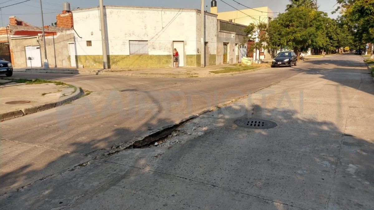 Los vecinos denunciaron el hundimiento en reiteradas oportunidades.