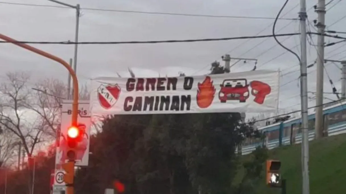 El pasacalle en Independiente. El pasacalle en Independiente.