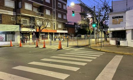 La intersección de Urquiza y Juan de Garay, interrumpida por asamblea de Asoem. La intersección de Urquiza y Juan de Garay, interrumpida por asamblea de Asoem.