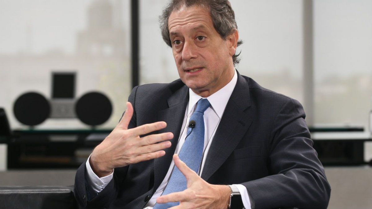 Tras comunicar la novedad en términos generales, los funcionarios dieron algunos detalles de implementación del acuerdo de monedas, entre ellos la tasa de interés a aplicar. Tras comunicar la novedad en términos generales, los funcionarios dieron algunos detalles de implementación del acuerdo de monedas, entre ellos la tasa de interés a aplicar.