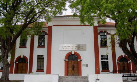 El vocero presidencial reveló que habrá un reducción del 40% de la estructura y aseguró que implicará un ahorro de $9.000 millones anuales. El vocero presidencial reveló que habrá un reducción del 40% de la estructura y aseguró que implicará un ahorro de $9.000 millones anuales.
