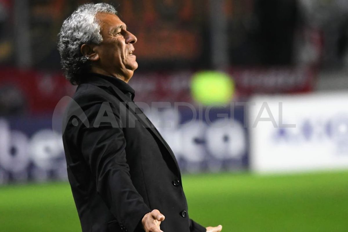 Pipo Gorosito elogió a su equipo luego del triunfo de Colón sobre Colegiales, por Copa Argentina.