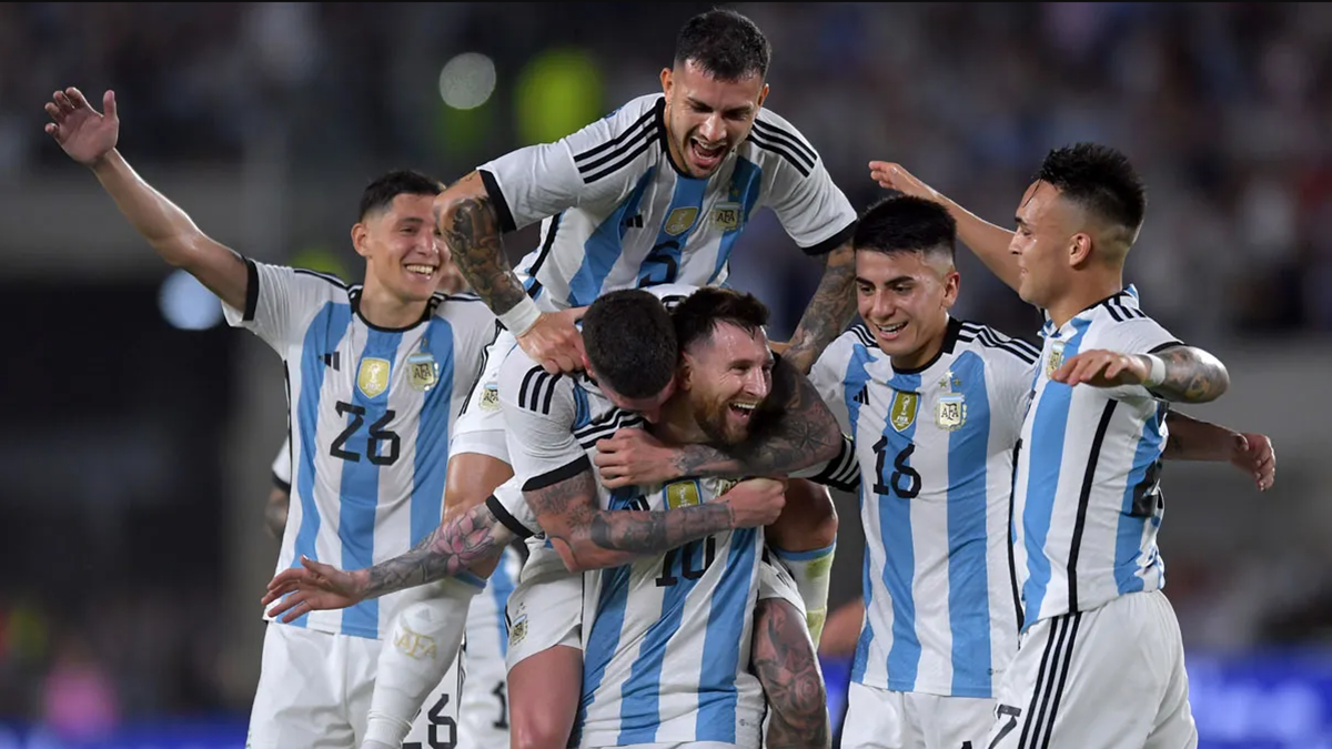La Scaloneta vuelve a jugar frente a su gente en el estadio Monumental en el marco de las Eliminatorias Sudamericanas y AIRE dirá presente.