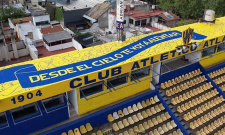 Atlanta, de la Primera Nacional, homenajeó a sus hinchas fallecidos en la pandemia a días del regreso del público a la cancha. Atlanta, de la Primera Nacional, homenajeó a sus hinchas fallecidos en la pandemia a días del regreso del público a la cancha.