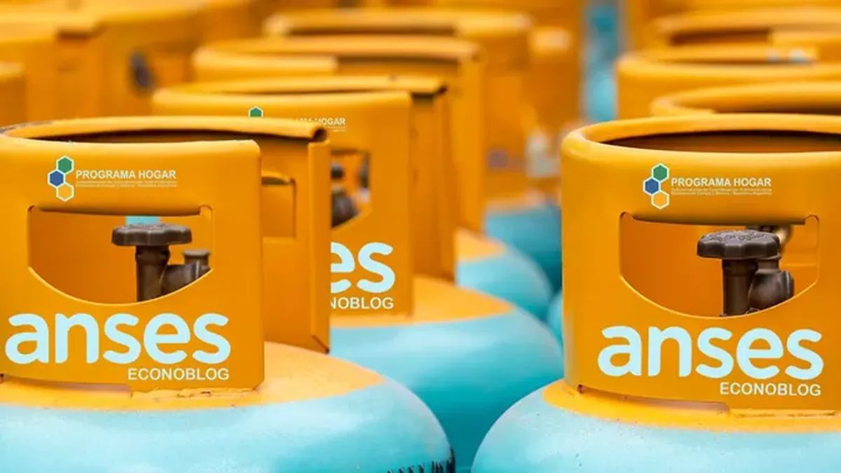 El Programa Hogar de ANSES otorga subsidios para la compra de garrafas a hogares sin gas natural. El Programa Hogar de ANSES otorga subsidios para la compra de garrafas a hogares sin gas natural.