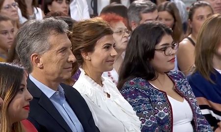 en el dia de la mujer, macri anuncio un proyecto de ley para igualar los salarios