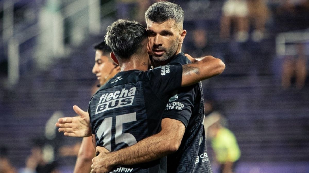 ¡Golazo! Así fue el primer gol de Emmanuel Gigliotti en su vuelta a Colón: el Puma comenzó a dejar su huella