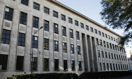 La causa, que llegará a juicio en los Tribunales de Rosario, involucra a a conocidios empresarios, contadores, escribanos y hasta directivos de medios rosarinos. La causa, que llegará a juicio en los Tribunales de Rosario, involucra a a conocidios empresarios, contadores, escribanos y hasta directivos de medios rosarinos.