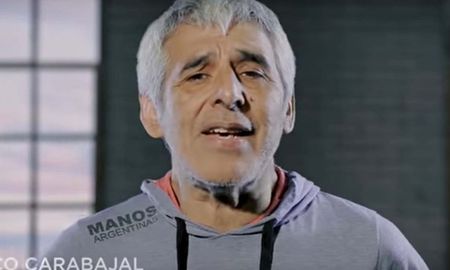 Peteco Carabajal fue uno de los artistas que se sumó a la propuesta Peteco Carabajal fue uno de los artistas que se sumó a la propuesta