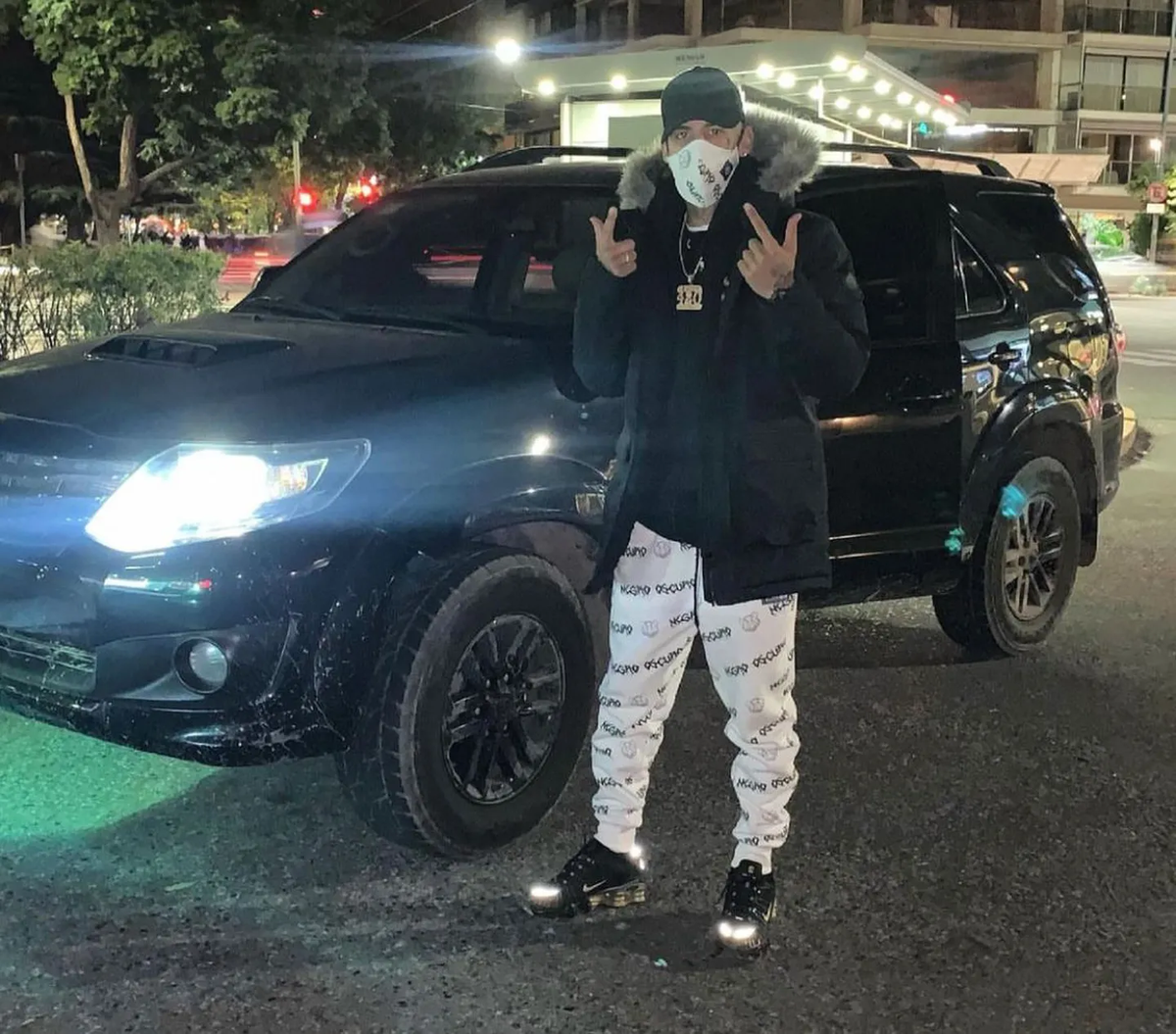 La impresionante colección de autos de L-Gante