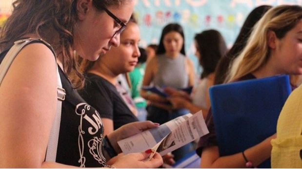 Esta ayuda escolar tiene el objetivo de acompañar a los estudiantes en sus trayectorias educativas y que puedan finalizar con sus estudios en los distintos niveles del sistema educativo.