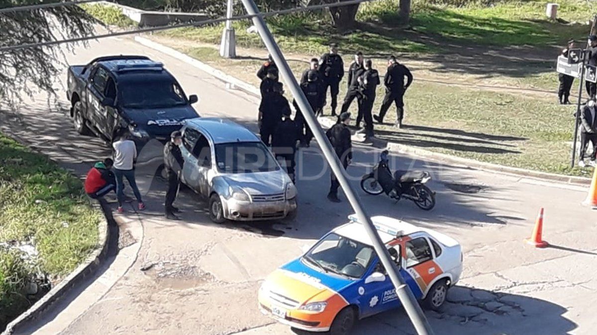 Procedimiento. Los ocupantes del auto fueron detenidos.&nbsp;