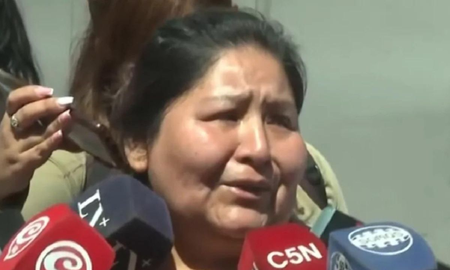 El desconsolado llanto de la madre del ladrón asesinado por el ingeniero. El desconsolado llanto de la madre del ladrón asesinado por el ingeniero.