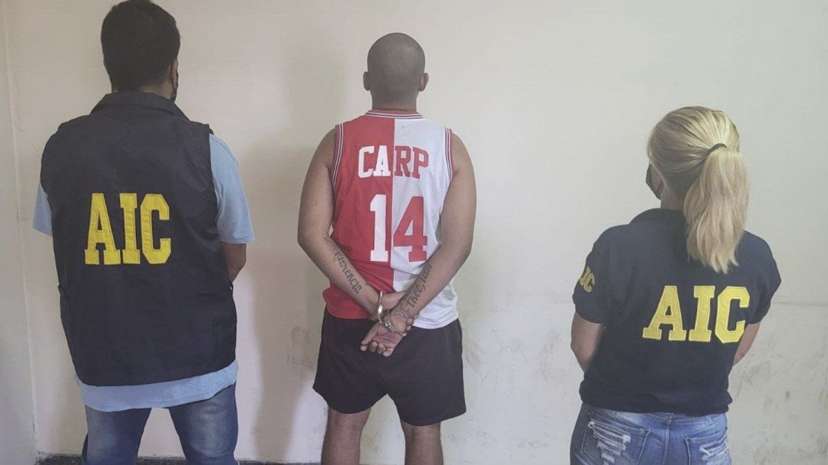 El detenido por los robos a las dos pastelerías de la ciudad tiene 26 años y se encontraba en libertad condicional por homicidio.&nbsp;