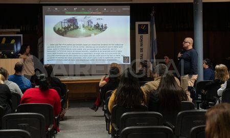 El neurólogo infantil Francisco Astorino presentó los Talleres para Padres y Cuidadores de Niños y Niñas con TEA en el Hospital Alassia. El neurólogo infantil Francisco Astorino presentó los Talleres para Padres y Cuidadores de Niños y Niñas con TEA en el Hospital Alassia.
