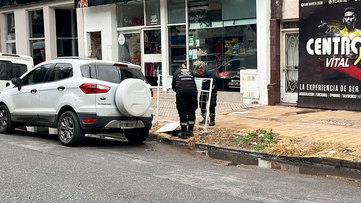Inspectores de control de la ciudad de Santa Fe trabajaron en el lugar. Inspectores de control de la ciudad de Santa Fe trabajaron en el lugar.