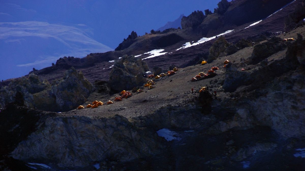 Se trata de un montañista estadounidense de 39 años que falleció tras descompensarse a poco de llegar a la cumbre.&nbsp;