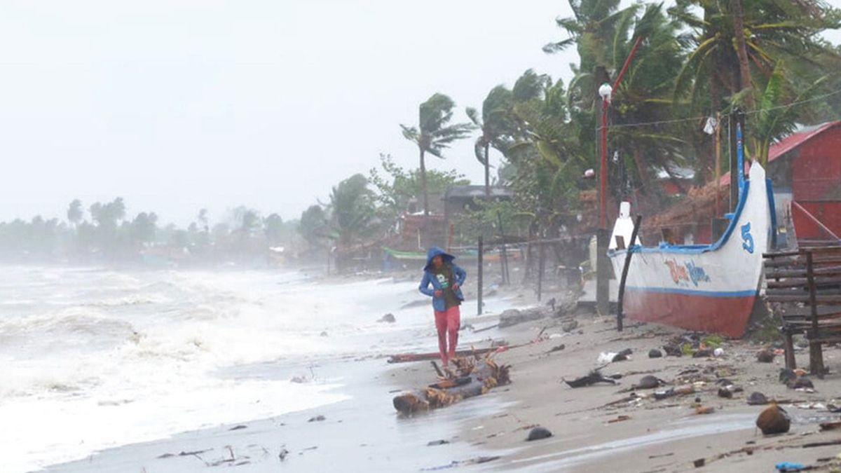 Al menos cuatro personas murieron en Filipinas tras el paso del tifón Goni