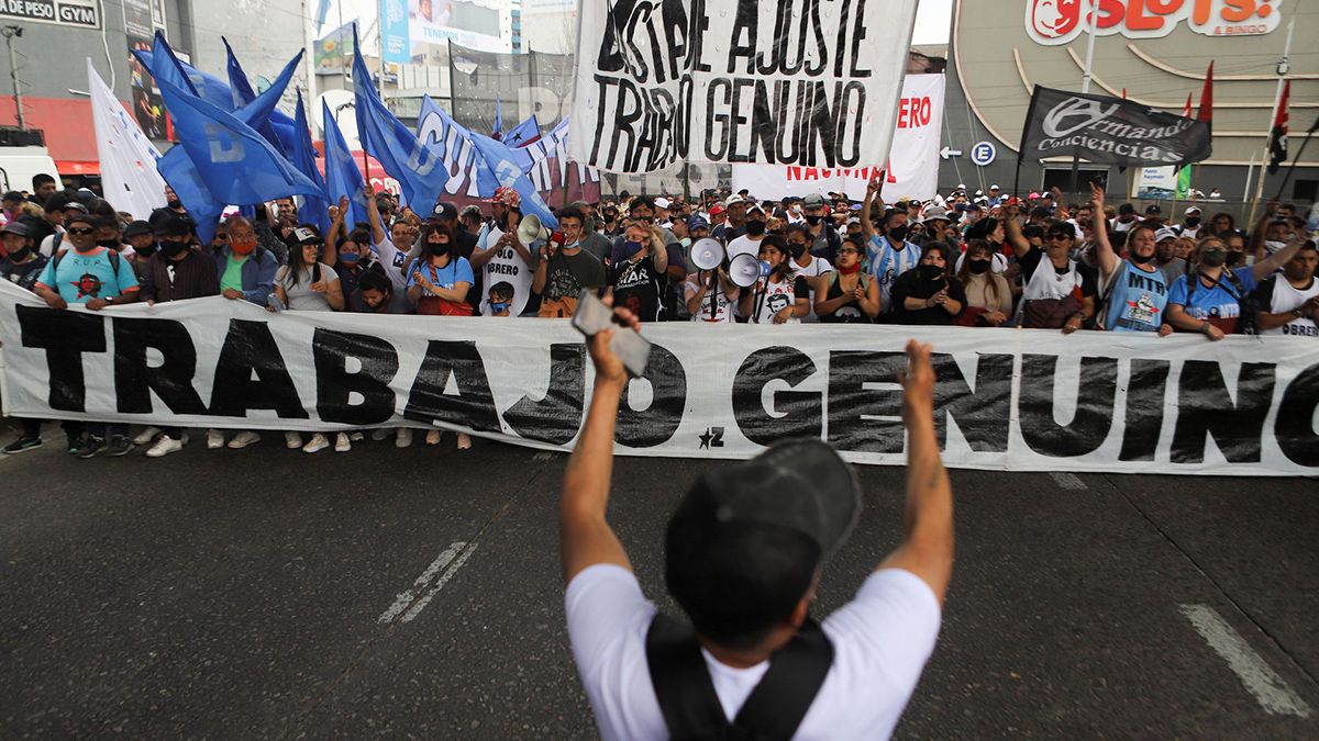 Otros de los ejes del protocolo antipiquetes está relacionado con el cobro a las organizaciones sociales que organicen las protestas de los gastos que represente el operativo policial. Otros de los ejes del protocolo antipiquetes está relacionado con el cobro a las organizaciones sociales que organicen las protestas de los gastos que represente el operativo policial.