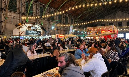 El festival también continuará durante el fin de semana con nuevas propuestas gastronómicas, cerveza artesanal y espectáculos musicales.