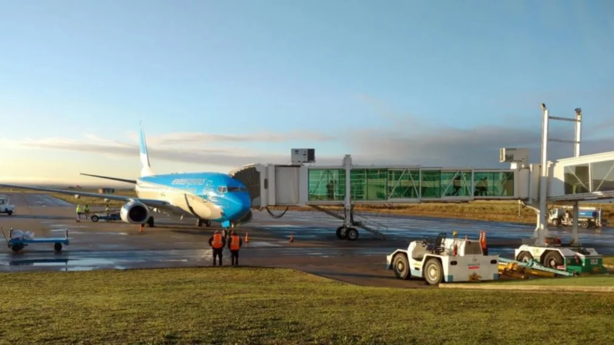 El Aeropuerto de Bahía Blanca retoma sus operaciones: había sido cerrado ayer debido al trágico temporal El Aeropuerto de Bahía Blanca retoma sus operaciones: había sido cerrado ayer debido al trágico temporal