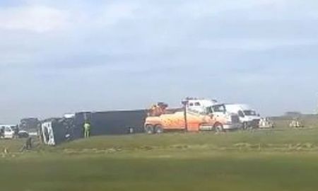vuelco fatal de un camion en ruta 2: un muerto vuelco fatal de un camion en ruta 2: un muerto