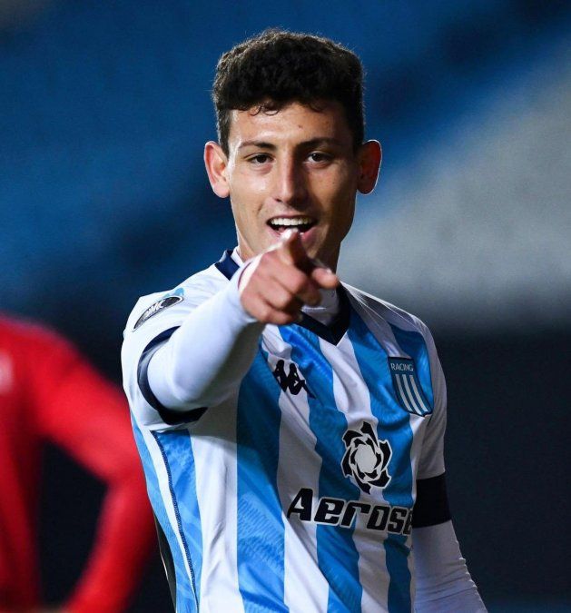 La Academia venció a Rentistas y quedó primero en su grupo de la Copa Libertadores.